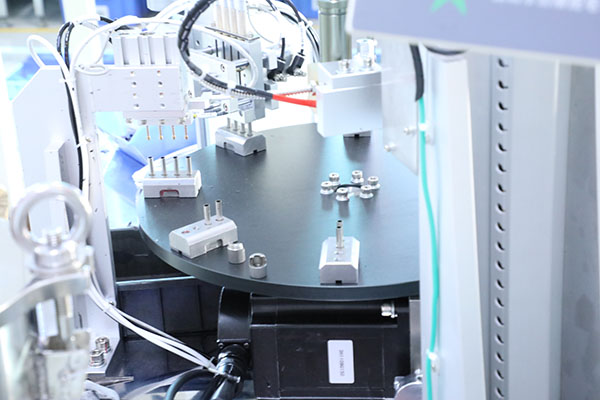 全自動視覺點膠機廠家