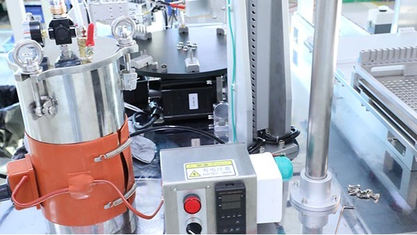 東莞半自動點膠機