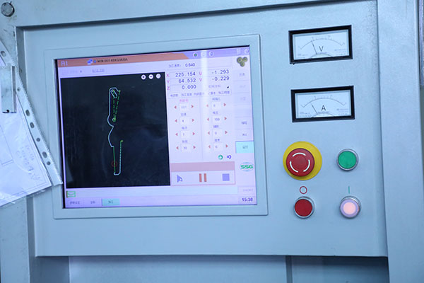 全自動(dòng)點(diǎn)膠機(jī)生產(chǎn)加工