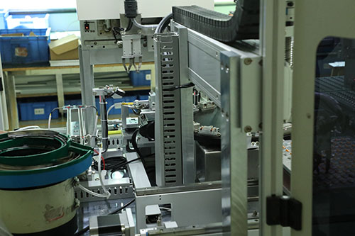 深圳精密點(diǎn)膠機(jī)廠家