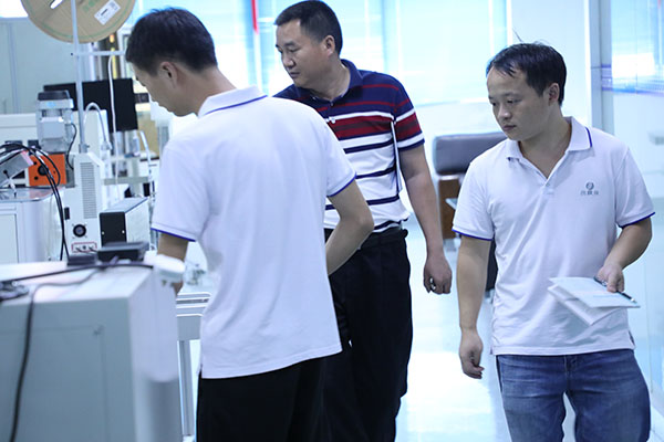 深圳半自動點膠機品牌