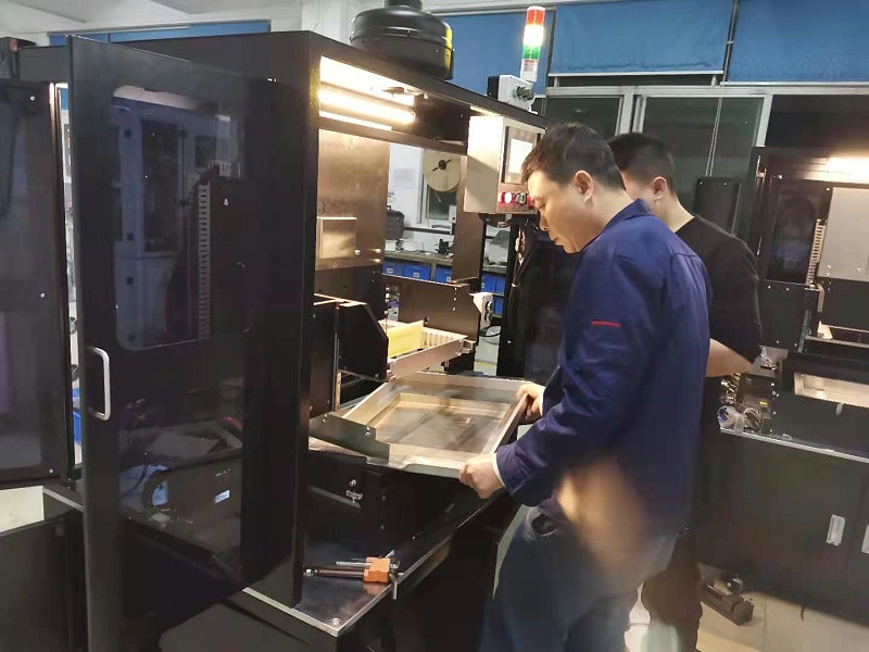 自動點(diǎn)膠機(jī)