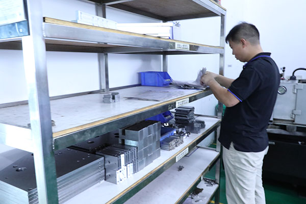 自動點膠機控制系統