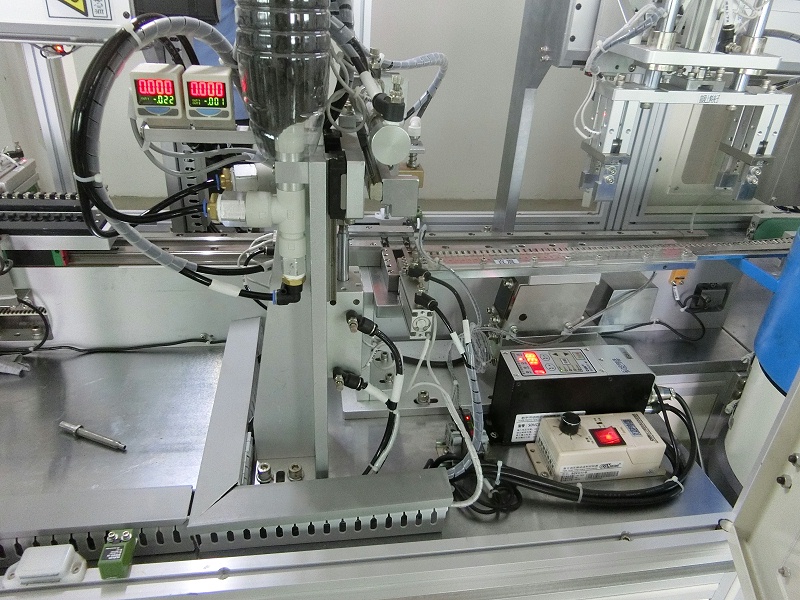 深圳市自動(dòng)點(diǎn)膠機(jī)