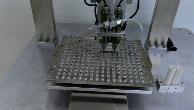 點膠機(jī)運作圖片