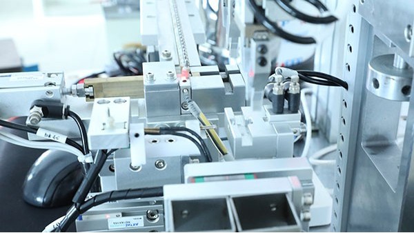 什么牌子點(diǎn)膠機(jī)好