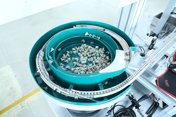 視覺點(diǎn)膠機(jī)生產(chǎn)廠家報(bào)價(jià)