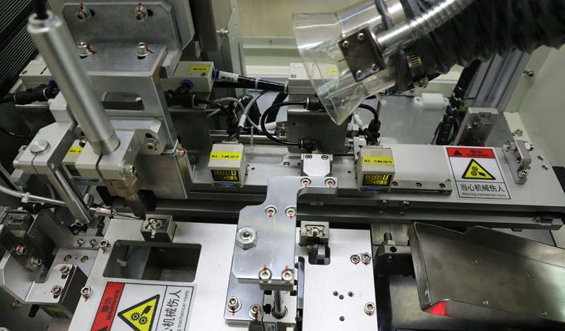 全自動(dòng)焊錫機(jī)局部圖