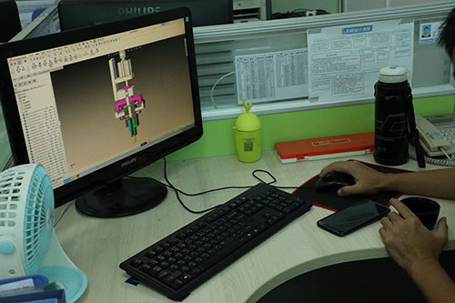 深圳四軸自動點膠機(jī)廠家